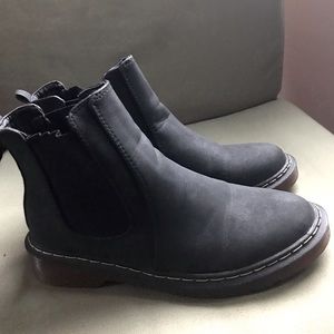 Size 7.5 Black boots